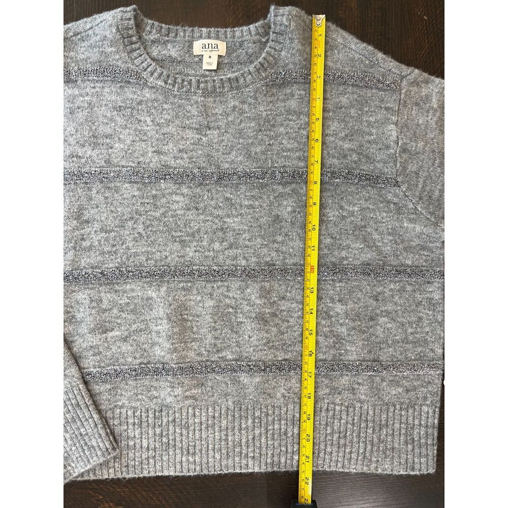 a.n.a Gray Sweater NWT Size Medium - Picture 2 of 7